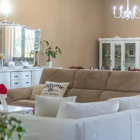 La Casa Di Lola Apartment