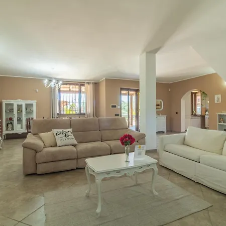 La Casa Di Lola Apartment *
