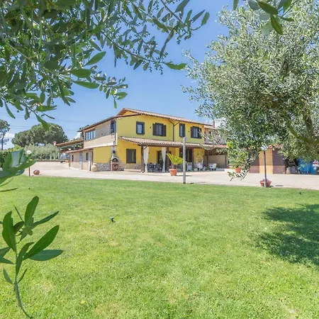 La Casa Di Lola Apartment *